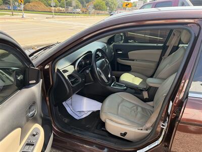 2013 Chrysler 200 Limited   - Photo 3 - Niles, MI 49120