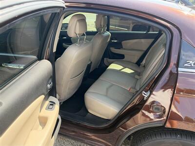 2013 Chrysler 200 Limited   - Photo 4 - Niles, MI 49120