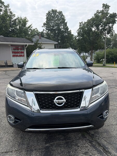 2015 Nissan Pathfinder SL  