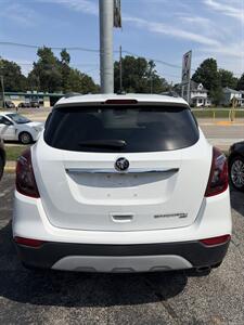2020 Buick Encore Essence   - Photo 2 - Niles, MI 49120