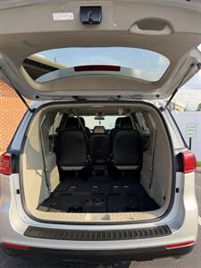 2019 Kia Sedona LX - Photo 9 - Staunton, VA 24401