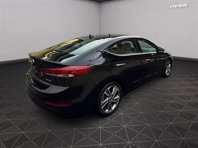 2017 Hyundai ELANTRA Limited   - Photo 3 - Staunton, VA 24401