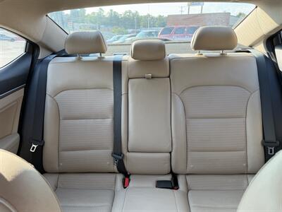 2017 Hyundai ELANTRA Limited - Photo 15 - Staunton, VA 24401