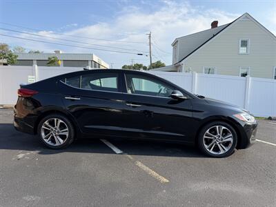 2017 Hyundai ELANTRA Limited - Photo 4 - Staunton, VA 24401