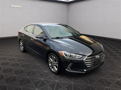 2017 Hyundai ELANTRA Limited   - Photo 2 - Staunton, VA 24401