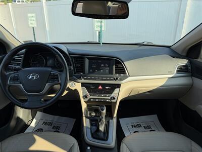 2017 Hyundai ELANTRA Limited - Photo 14 - Staunton, VA 24401