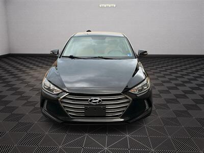 2017 Hyundai ELANTRA Limited   - Photo 1 - Staunton, VA 24401
