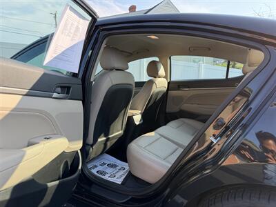 2017 Hyundai ELANTRA Limited - Photo 16 - Staunton, VA 24401