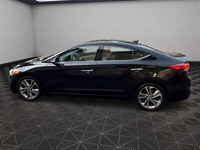 2017 Hyundai ELANTRA Limited   - Photo 7 - Staunton, VA 24401