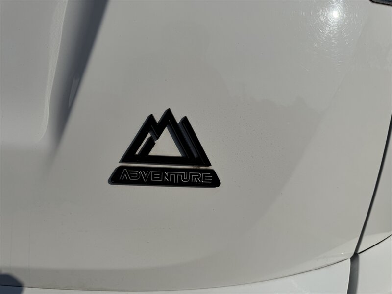 2018 Toyota RAV4 Adventure - Photo 9