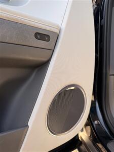 2023 Hyundai IONIQ 5 Limited   - Photo 12 - Portland, OR 97225
