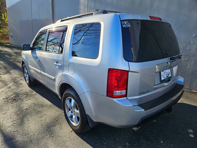 2010 Honda Pilot EX L 4dr SUV - Photo 4 - Seattle, WA 98125