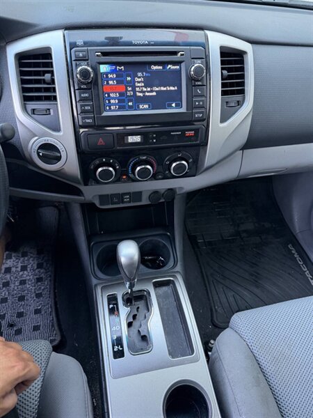 2013 Toyota Tacoma V6 4x4 4dr Double Cab 5.0 ft SB 5A - Photo 16 - Seattle, WA 98125