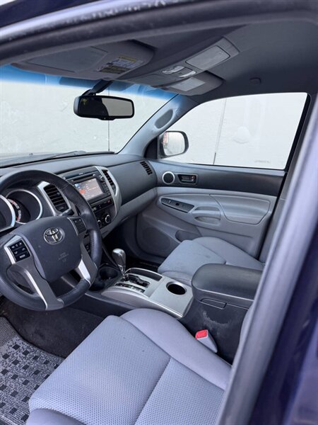 2013 Toyota Tacoma V6 4x4 4dr Double Cab 5.0 ft SB 5A - Photo 9 - Seattle, WA 98125
