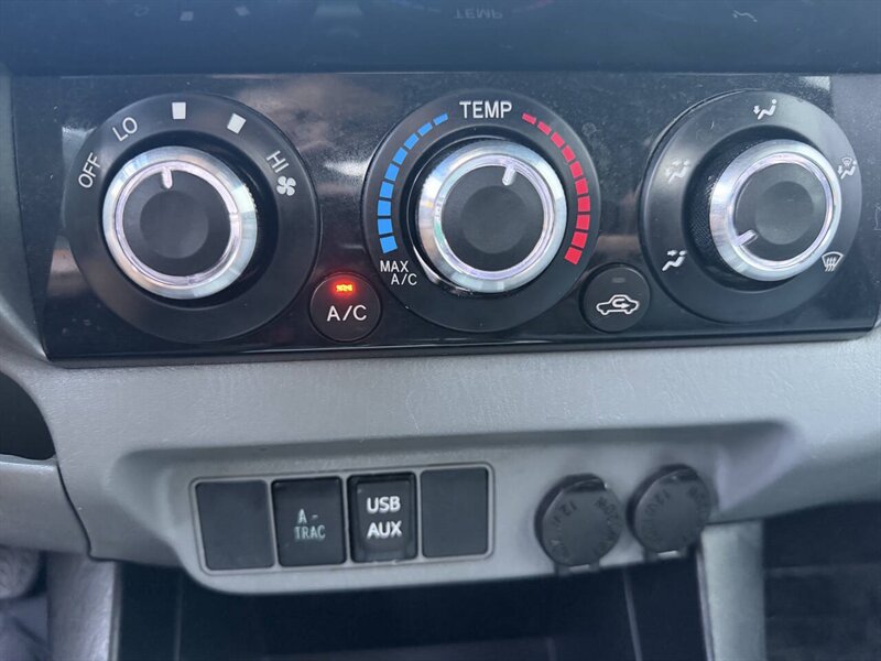 2013 Toyota Tacoma V6 4x4 4dr Double Cab 5.0 ft SB 5A - Photo 17 - Seattle, WA 98125