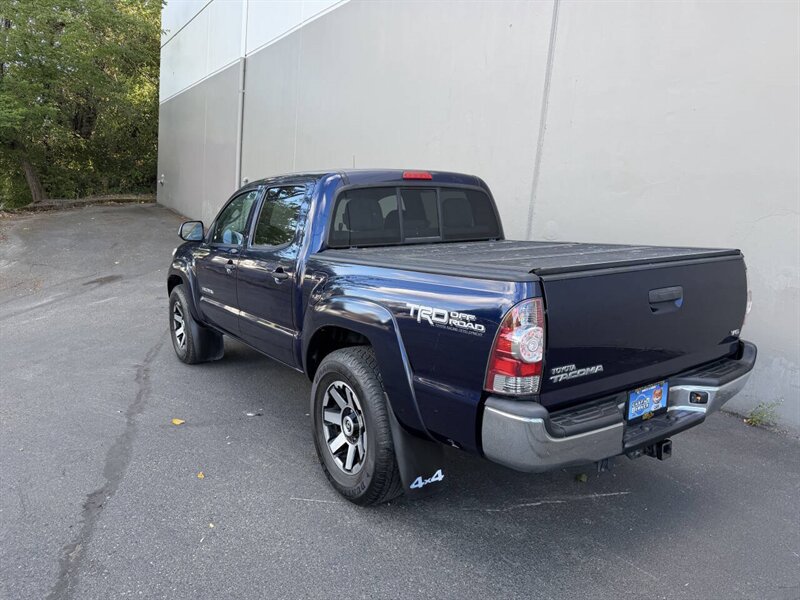2013 Toyota Tacoma V6 4x4 4dr Double Cab 5.0 ft SB 5A - Photo 6 - Seattle, WA 98125