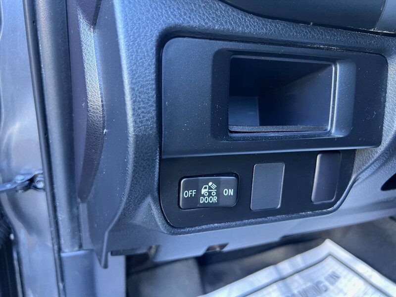 2017 Toyota Tacoma SR5 V6 4x4 4dr Double Cab 5.0 ft SB - Photo 20 - Seattle, WA 98125