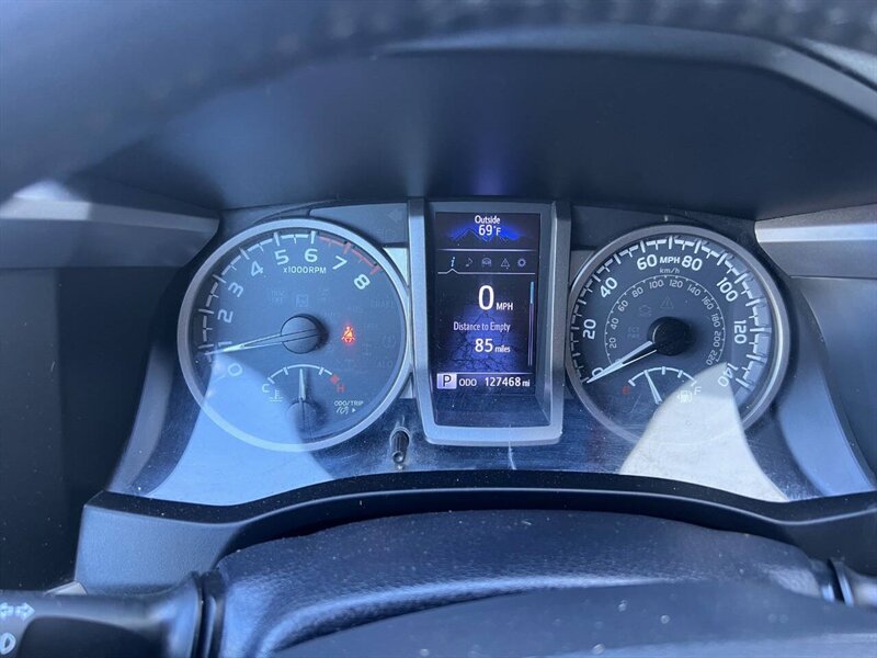 2017 Toyota Tacoma SR5 V6 4x4 4dr Double Cab 5.0 ft SB - Photo 18 - Seattle, WA 98125