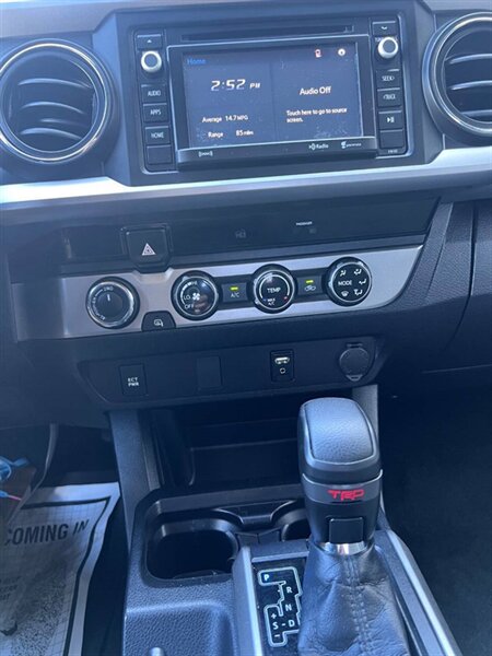 2017 Toyota Tacoma SR5 V6 4x4 4dr Double Cab 5.0 ft SB - Photo 13 - Seattle, WA 98125
