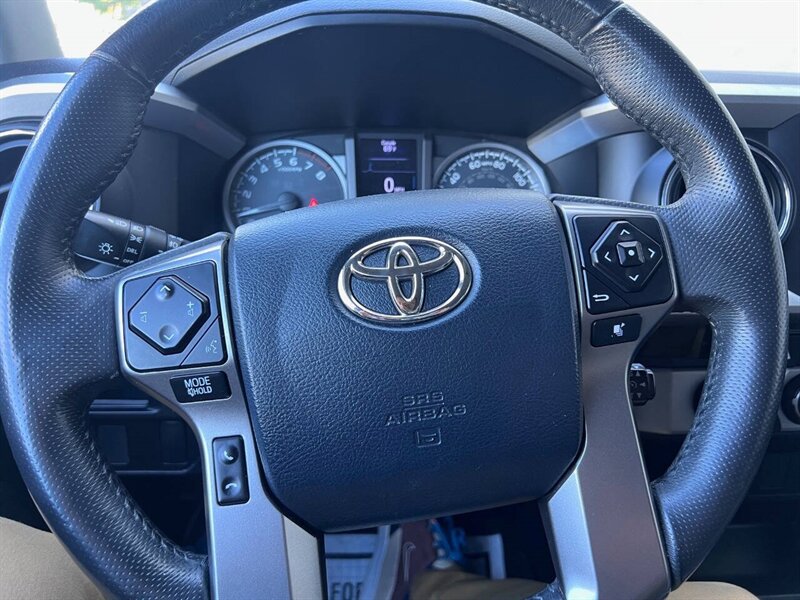 2017 Toyota Tacoma SR5 V6 4x4 4dr Double Cab 5.0 ft SB - Photo 19 - Seattle, WA 98125