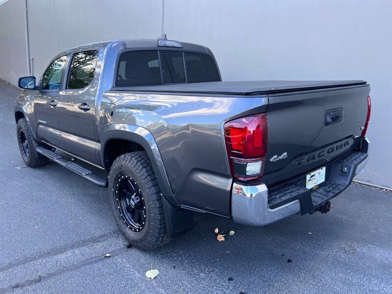 2017 Toyota Tacoma SR5 V6 4x4 4dr Double Cab 5.0 ft SB - Photo 4 - Seattle, WA 98125