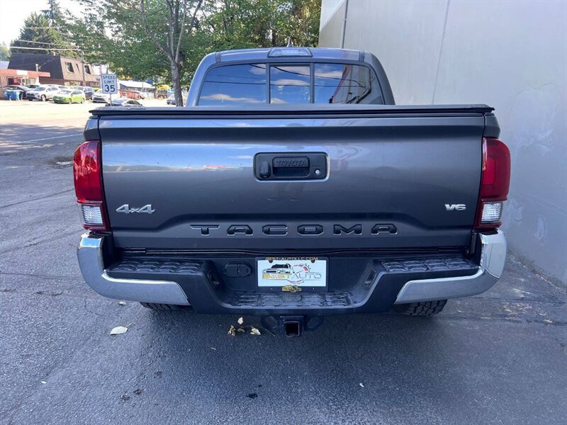 2017 Toyota Tacoma SR5 V6 4x4 4dr Double Cab 5.0 ft SB - Photo 5 - Seattle, WA 98125