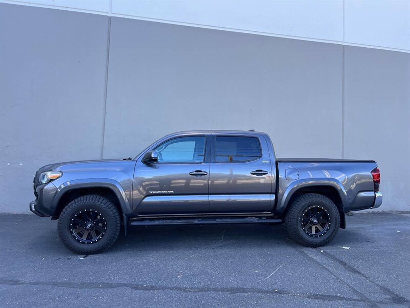 2017 Toyota Tacoma SR5 V6 4x4 4dr Double Cab 5.0 ft SB - Photo 3 - Seattle, WA 98125