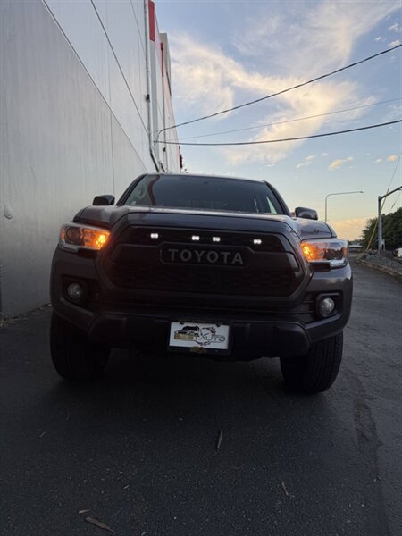 2017 Toyota Tacoma SR5 V6 4x4 4dr Double Cab 5.0 ft SB - Photo 9 - Seattle, WA 98125
