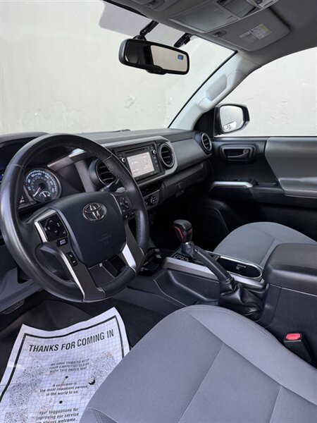 2017 Toyota Tacoma SR5 V6 4x4 4dr Double Cab 5.0 ft SB - Photo 12 - Seattle, WA 98125