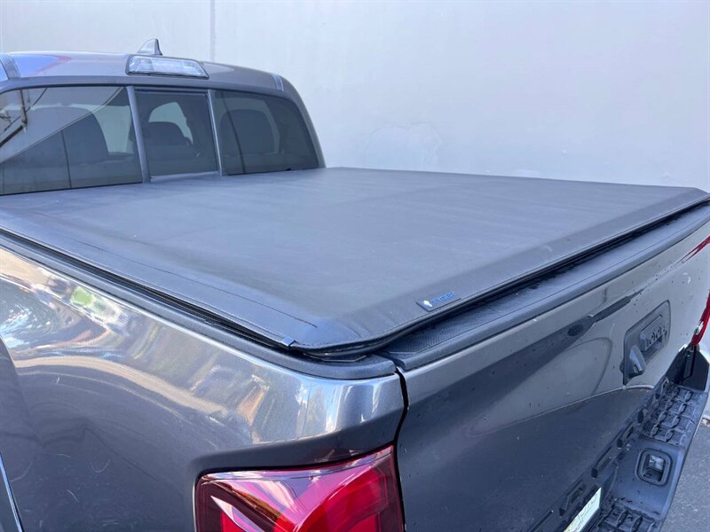 2017 Toyota Tacoma SR5 V6 4x4 4dr Double Cab 5.0 ft SB - Photo 7 - Seattle, WA 98125