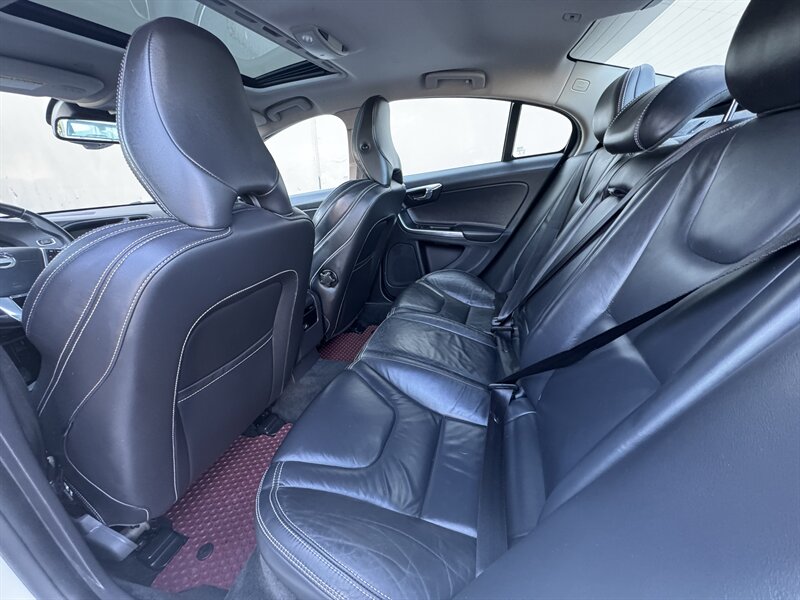 2014 Volvo S60 T5 - Photo 8 - Seattle, WA 98125
