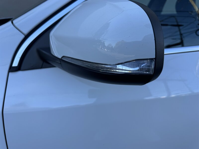 2014 Volvo S60 T5 - Photo 7 - Seattle, WA 98125