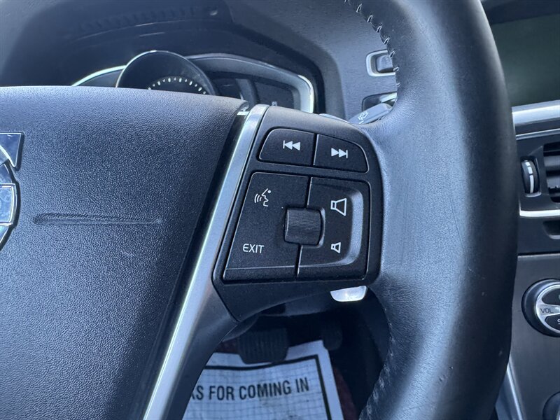2014 Volvo S60 T5 - Photo 11 - Seattle, WA 98125