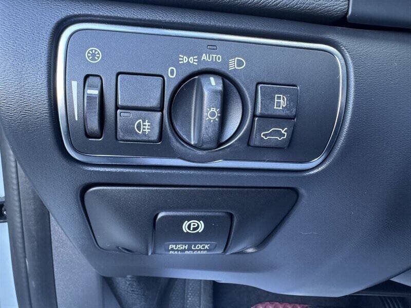2014 Volvo S60 T5 4dr Sedan - Photo 15 - Seattle, WA 98125
