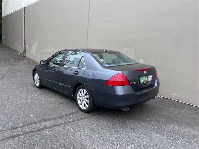 2006 Honda Accord EX V 6 w/Navi 4dr Sedan 5A - Photo 4 - Seattle, WA 98125