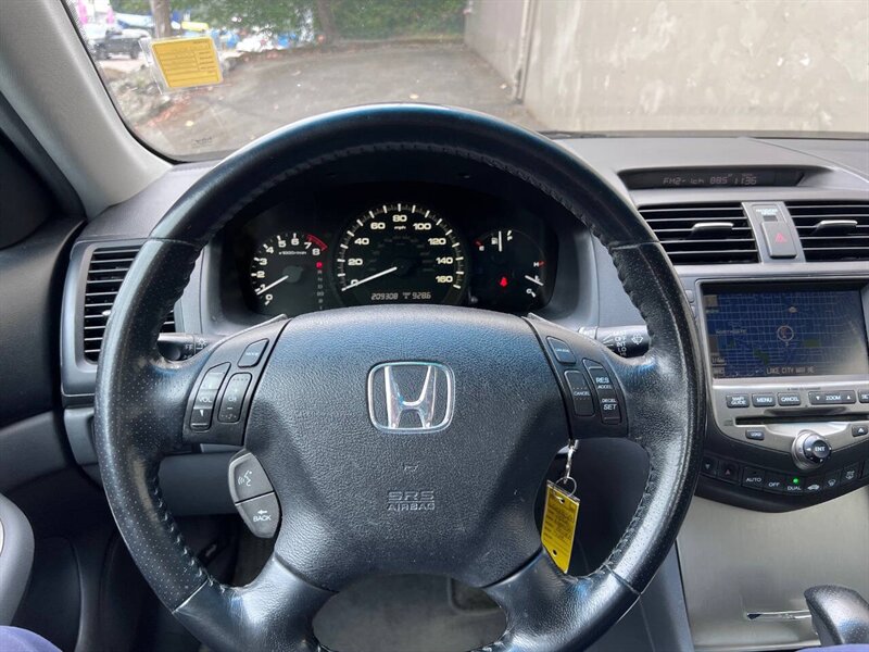 2006 Honda Accord EX V 6 w/Navi 4dr Sedan 5A - Photo 14 - Seattle, WA 98125