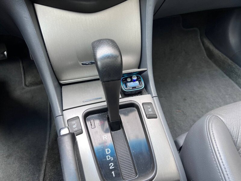 2006 Honda Accord EX V 6 w/Navi 4dr Sedan 5A - Photo 12 - Seattle, WA 98125