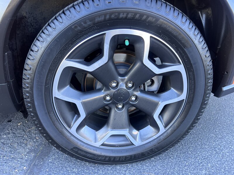 2013 Subaru XV Crosstrek 2.0i Premium - Photo 7 - Seattle, WA 98125