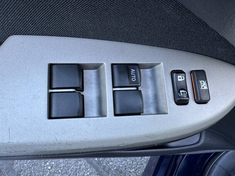 2012 Toyota Corolla L 4dr Sedan 5M - Photo 9 - Seattle, WA 98125