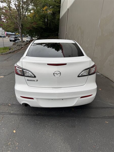 2012 Mazda Mazda3 i Touring 4dr Sedan 5A w/R Production - Photo 6 - Seattle, WA 98125