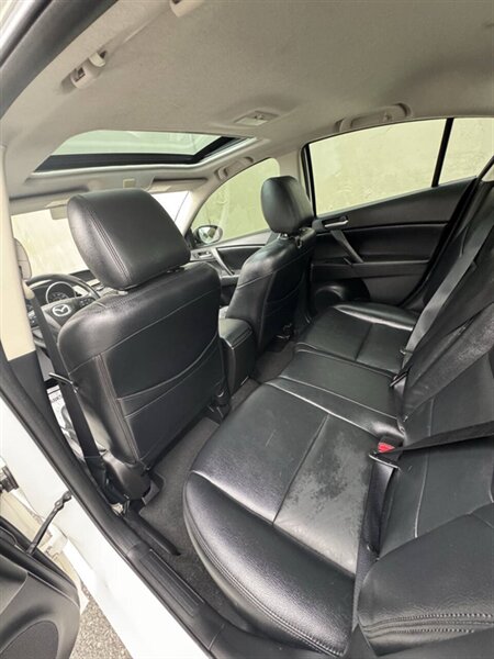 2012 Mazda Mazda3 i Touring 4dr Sedan 5A w/R Production - Photo 12 - Seattle, WA 98125