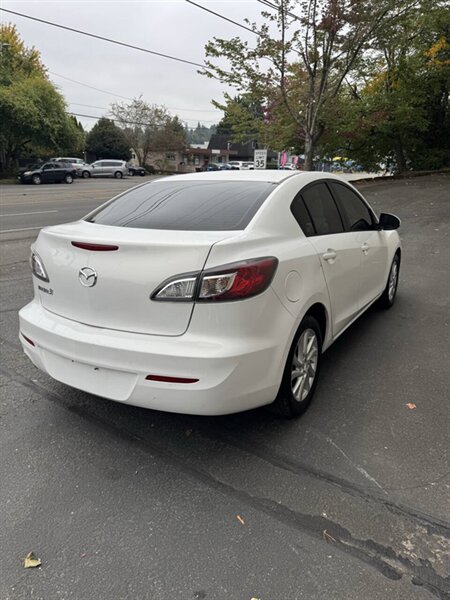 2012 Mazda Mazda3 i Touring 4dr Sedan 5A w/R Production - Photo 5 - Seattle, WA 98125