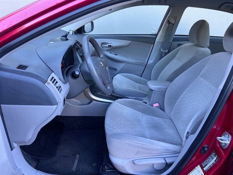 2009 Toyota Corolla LE 4dr Sedan 4A - Photo 7 - Seattle, WA 98125