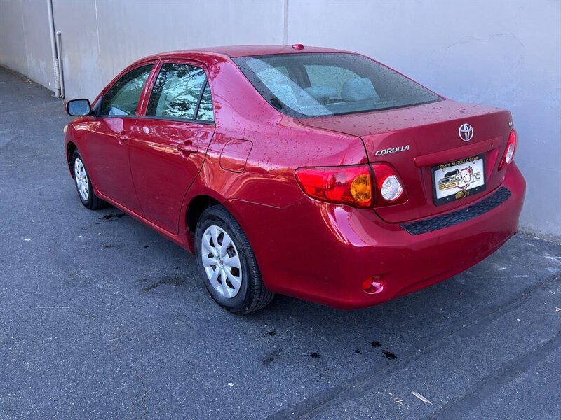 2009 Toyota Corolla LE 4dr Sedan 4A - Photo 4 - Seattle, WA 98125