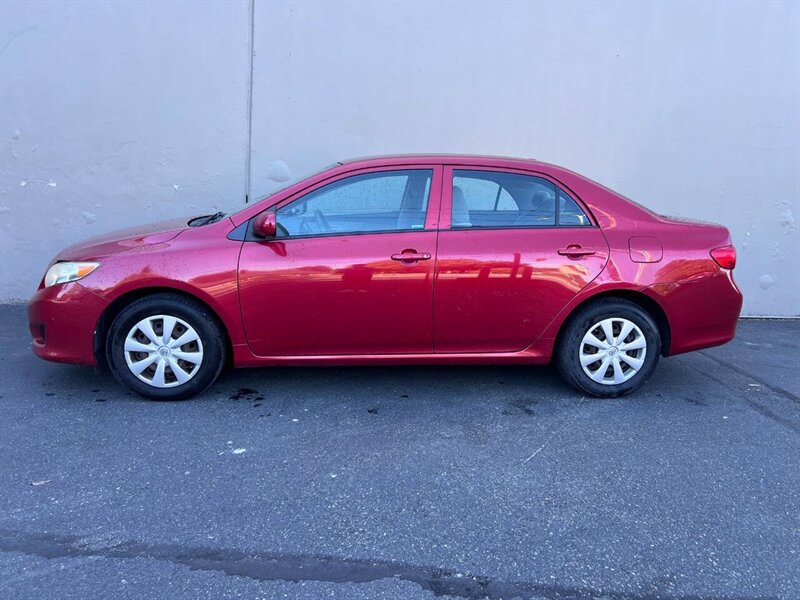 2009 Toyota Corolla LE 4dr Sedan 4A - Photo 5 - Seattle, WA 98125