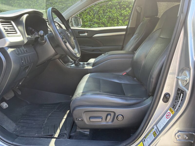 2015 Toyota Highlander XLE AWD 4dr SUV - Photo 6 - Seattle, WA 98125