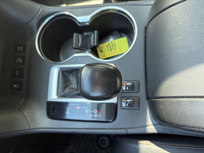 2015 Toyota Highlander XLE AWD 4dr SUV - Photo 9 - Seattle, WA 98125