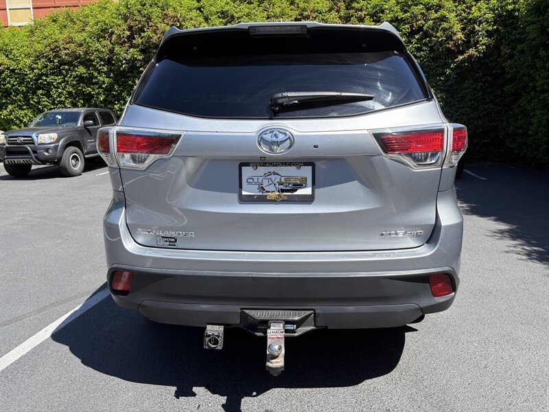 2015 Toyota Highlander XLE AWD 4dr SUV - Photo 4 - Seattle, WA 98125