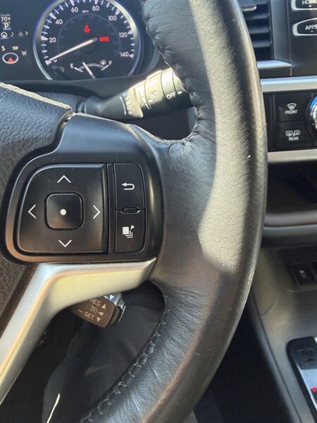 2015 Toyota Highlander XLE AWD 4dr SUV - Photo 15 - Seattle, WA 98125