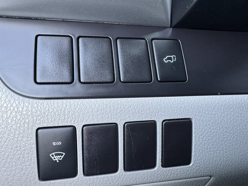 2016 Toyota Highlander XLE - Photo 13 - Seattle, WA 98125